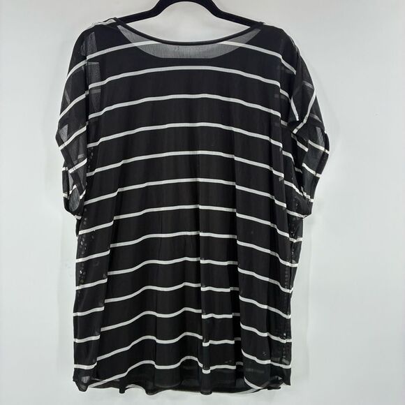 3For$20 Lanr Bryant Black and White Striped Sequin Top size 22/24 - Picture 2 of 3
